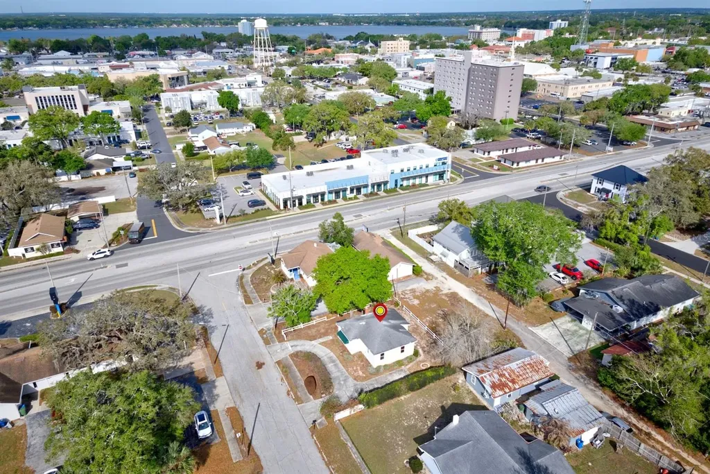 121 Bates Avenue SE Winter Haven FL 33880