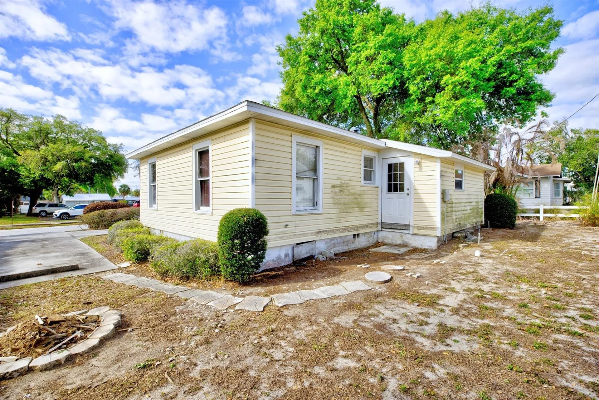121 Bates Avenue SE Winter Haven FL 33880