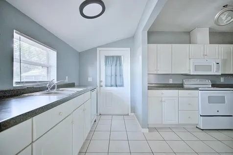 121 Bates Avenue SE Winter Haven FL 33880