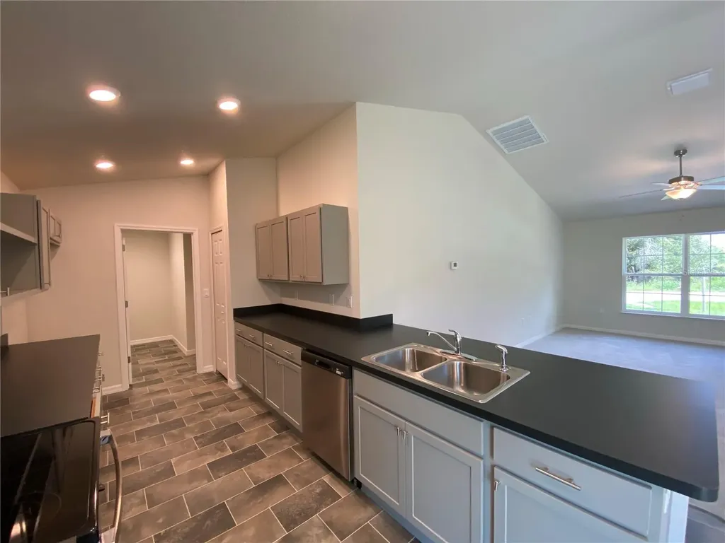 8180 N Wakefield Drive Citrus Springs FL 34434