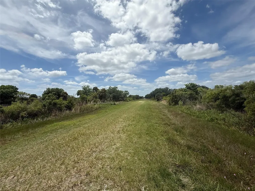15837 NW 282nd Street Okeechobee FL 34972