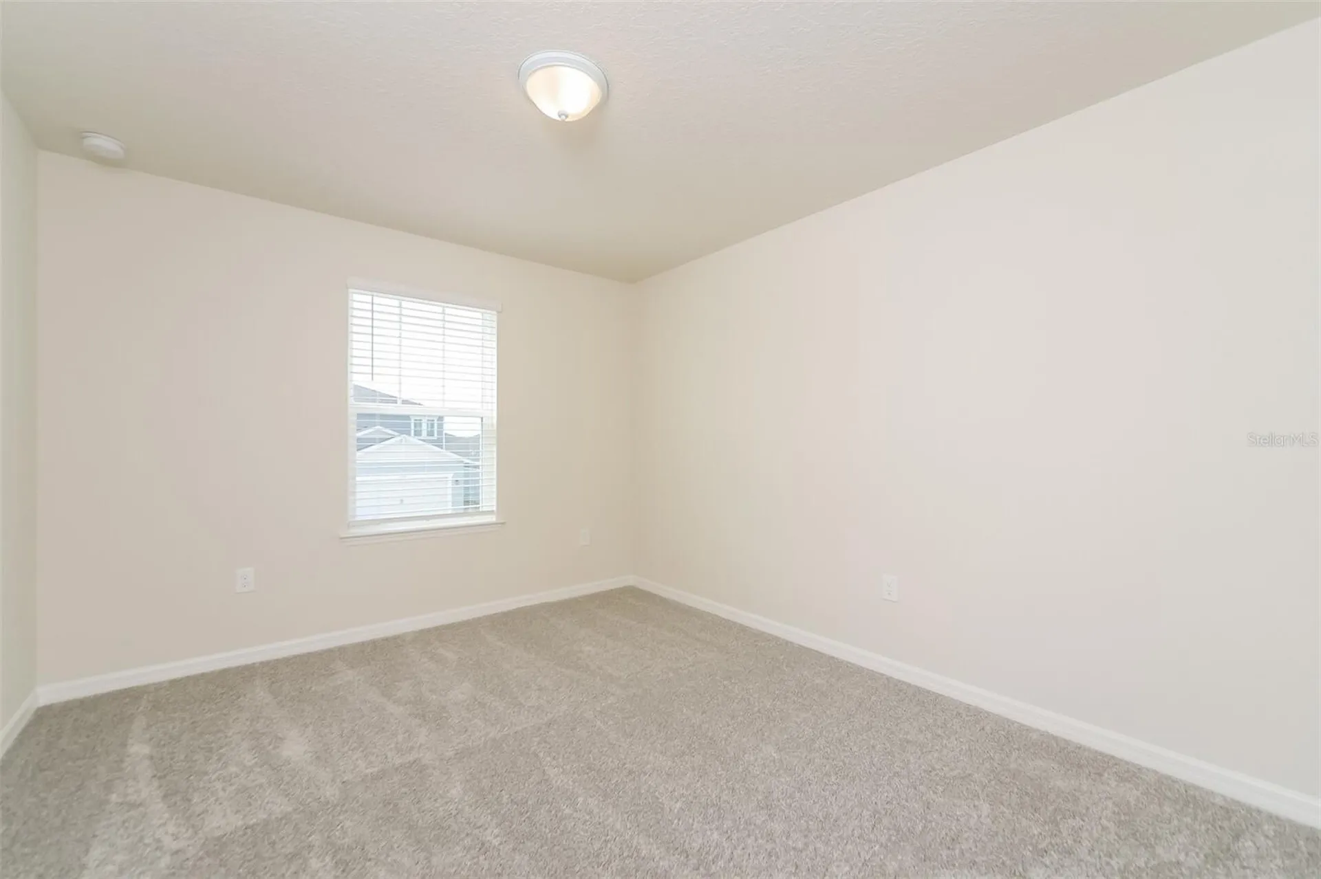 3293 Ellsworth Avenue Davenport FL 33837