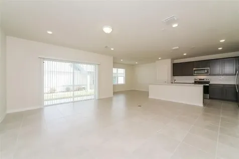 3293 Ellsworth Avenue Davenport FL 33837
