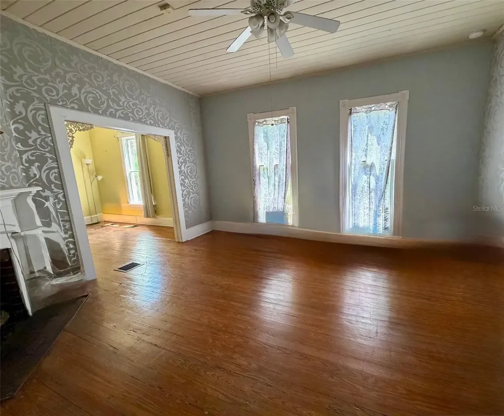 117 S Brooksville Avenue Brooksville FL 34601