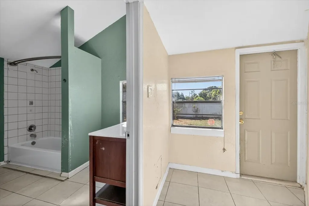 2850 59th Avenue N St Petersburg FL 33714