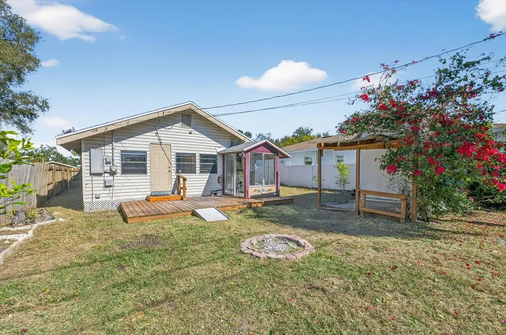 2850 59th Avenue N St Petersburg FL 33714