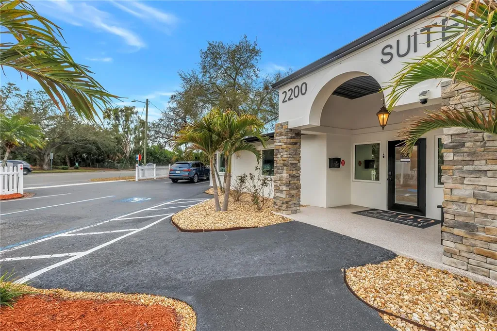 2200 49th Street N St Petersburg FL 33710