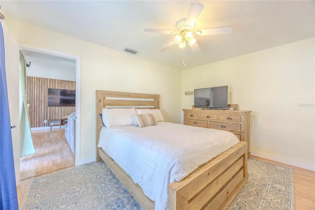 10002 Oakengate Place Tampa FL 33624