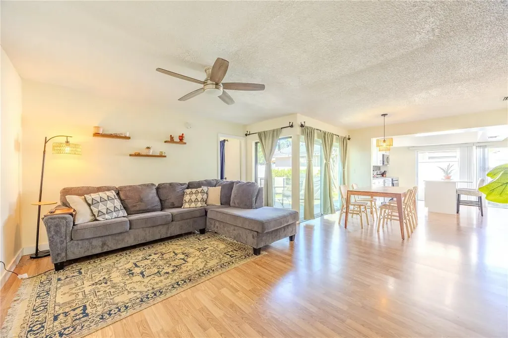 10002 Oakengate Place Tampa FL 33624