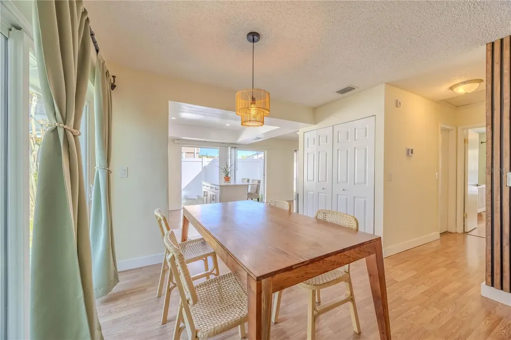 10002 Oakengate Place Tampa FL 33624