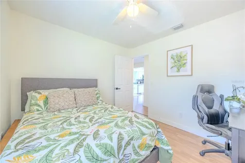 10002 Oakengate Place Tampa FL 33624