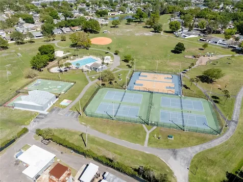 10002 Oakengate Place Tampa FL 33624