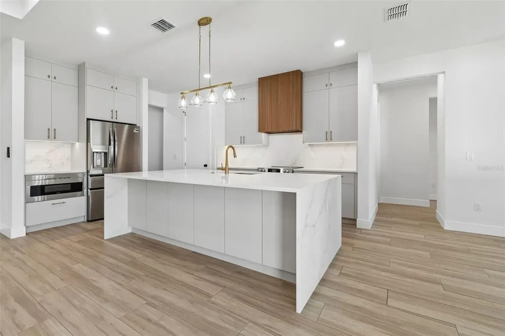 1810 W Erna Drive Tampa FL 33603