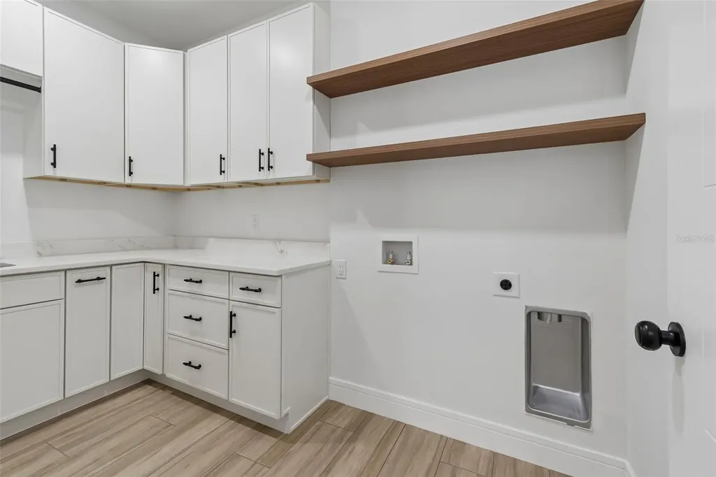 1810 W Erna Drive Tampa FL 33603