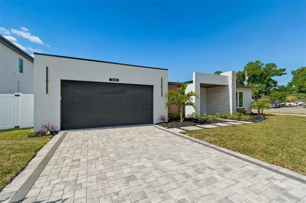 1810 W Erna Drive Tampa FL 33603