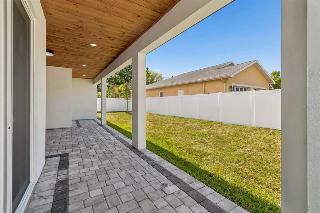 1810 W Erna Drive Tampa FL 33603