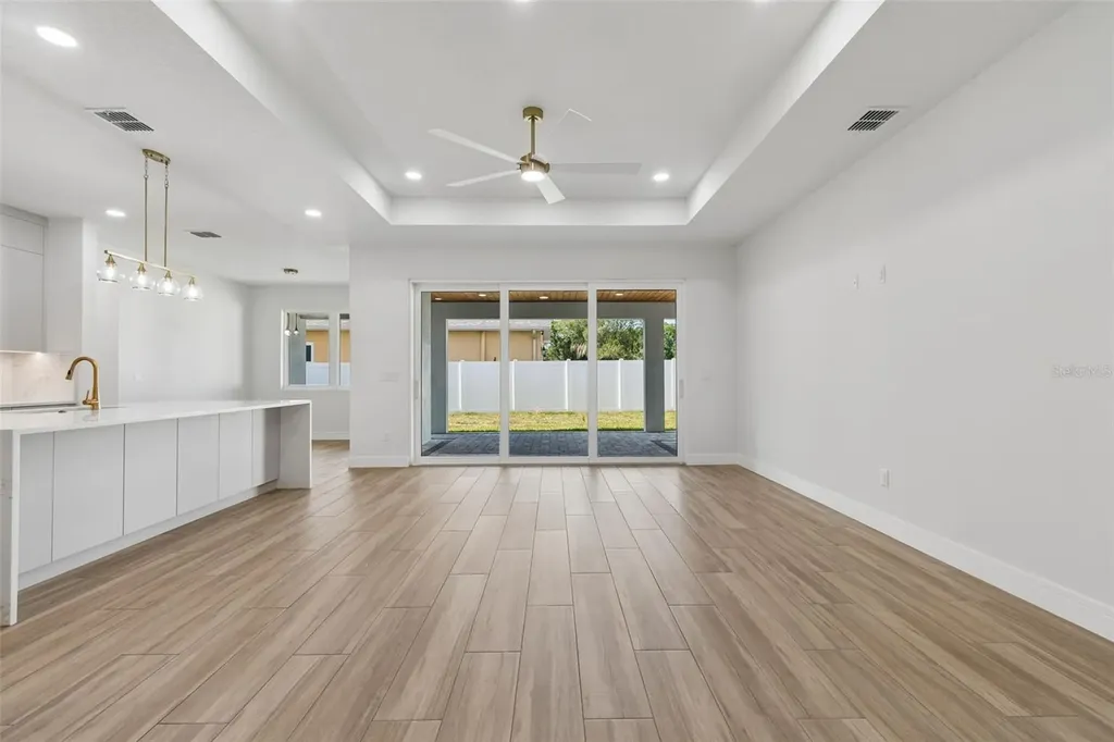 1810 W Erna Drive Tampa FL 33603