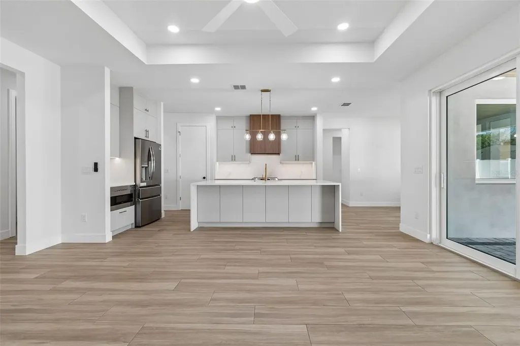 1810 W Erna Drive Tampa FL 33603