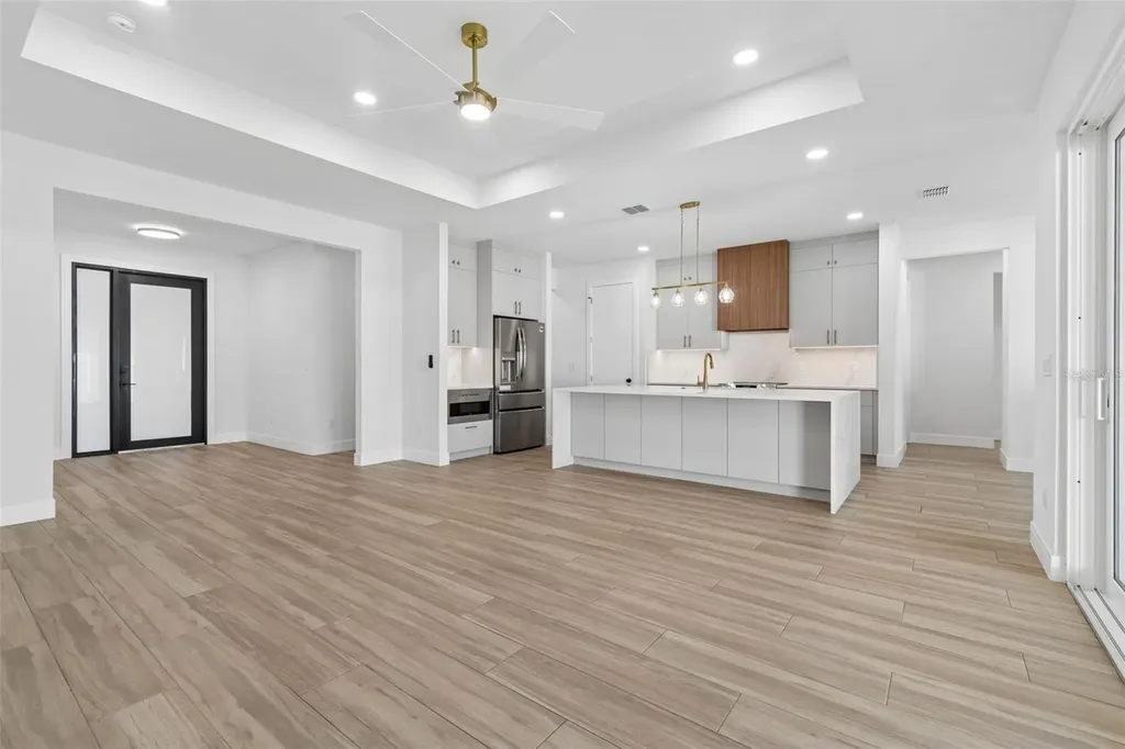 1810 W Erna Drive Tampa FL 33603