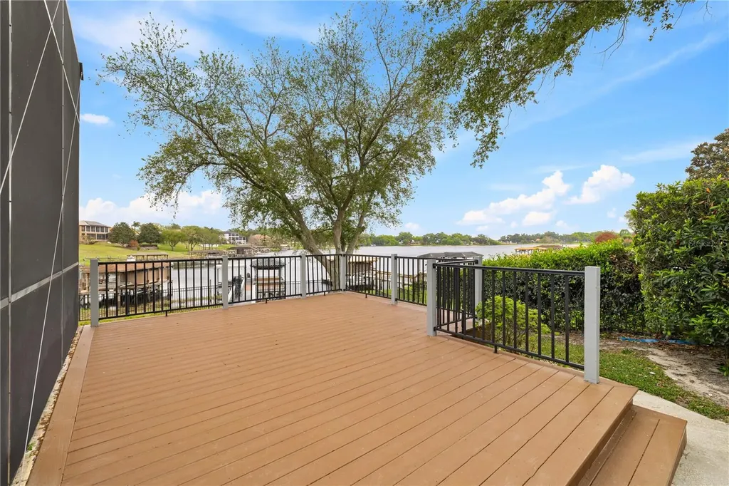 812 Johns Point Drive Oakland FL 34787