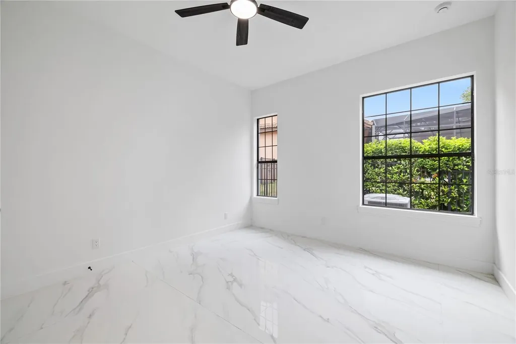 812 Johns Point Drive Oakland FL 34787