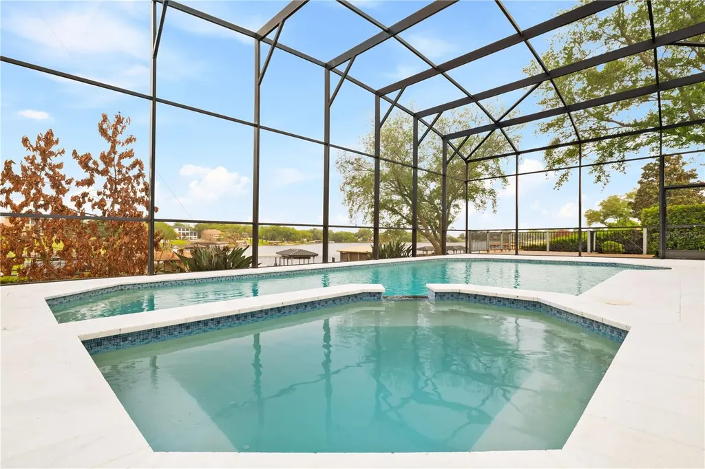 812 Johns Point Drive Oakland FL 34787