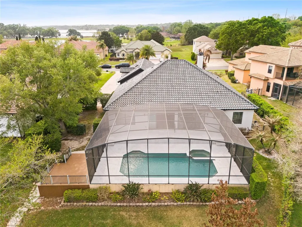 812 Johns Point Drive Oakland FL 34787