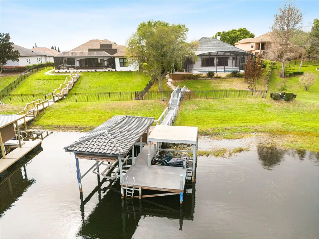 812 Johns Point Drive Oakland FL 34787