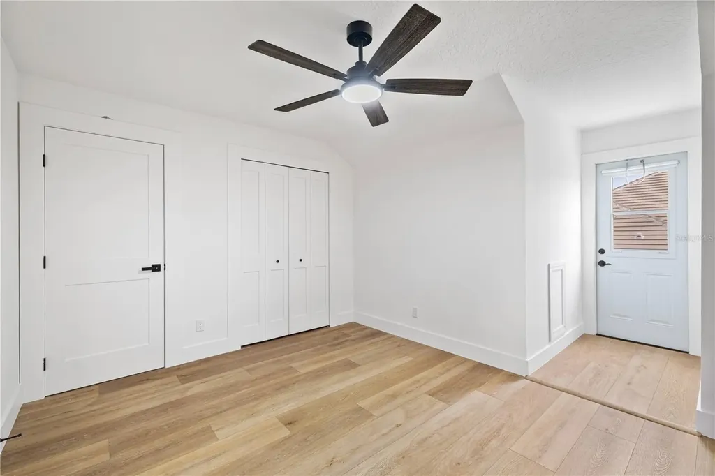 812 Johns Point Drive Oakland FL 34787