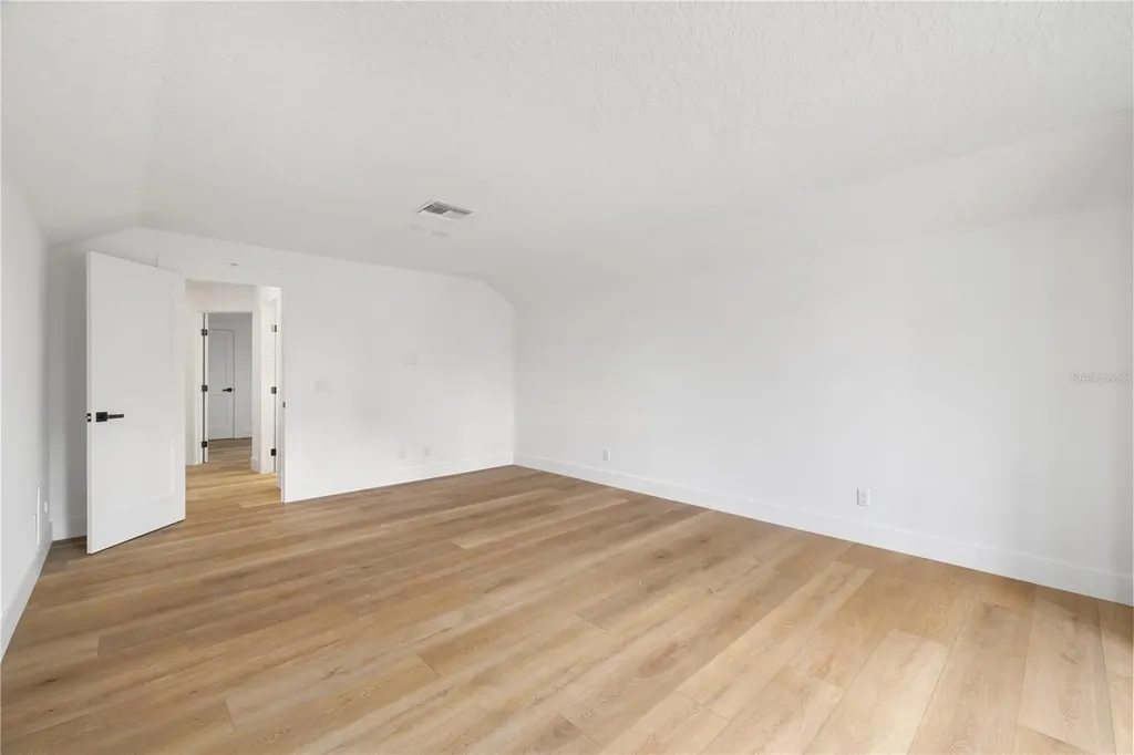 812 Johns Point Drive Oakland FL 34787
