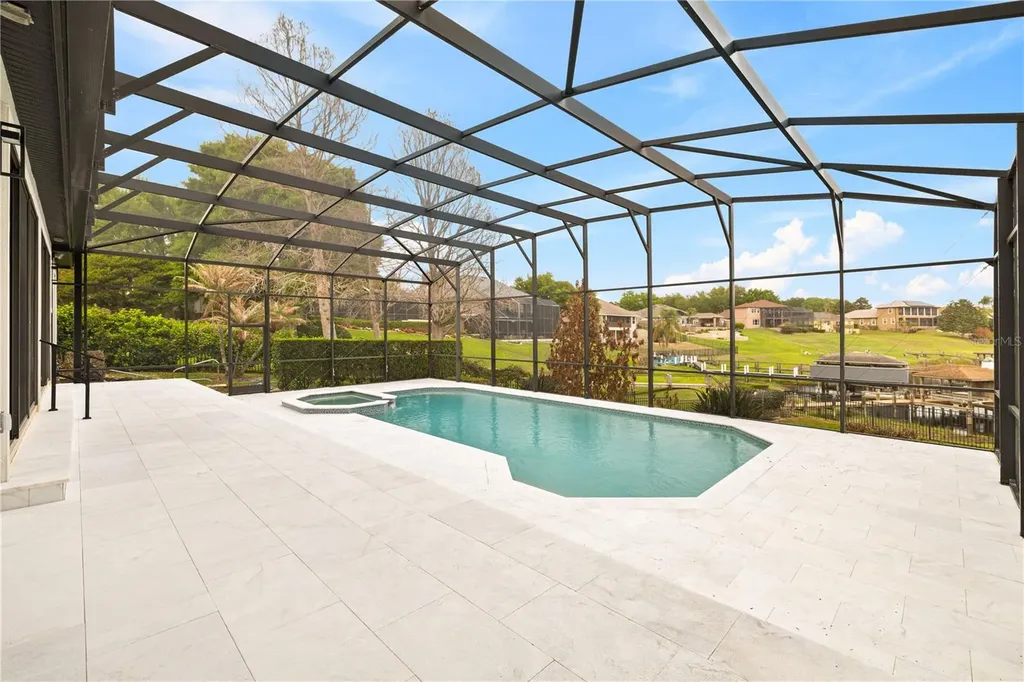 812 Johns Point Drive Oakland FL 34787