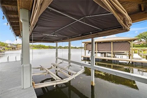 812 Johns Point Drive Oakland FL 34787