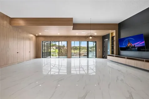 812 Johns Point Drive Oakland FL 34787