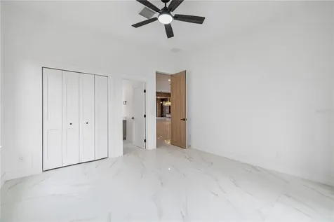 812 Johns Point Drive Oakland FL 34787