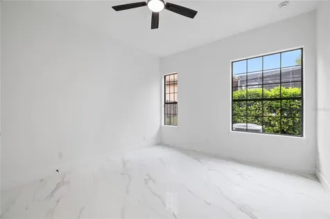 812 Johns Point Drive Oakland FL 34787