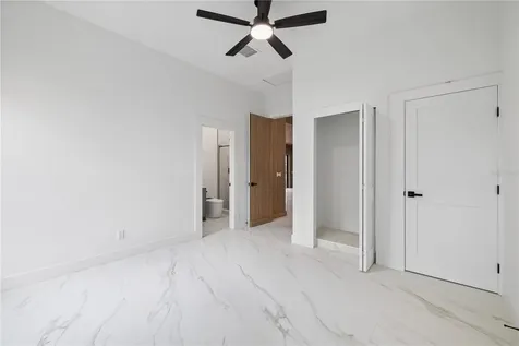 812 Johns Point Drive Oakland FL 34787