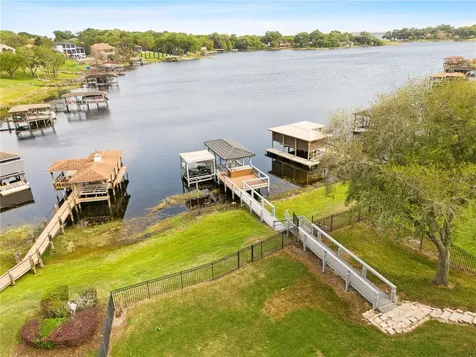 812 Johns Point Drive Oakland FL 34787