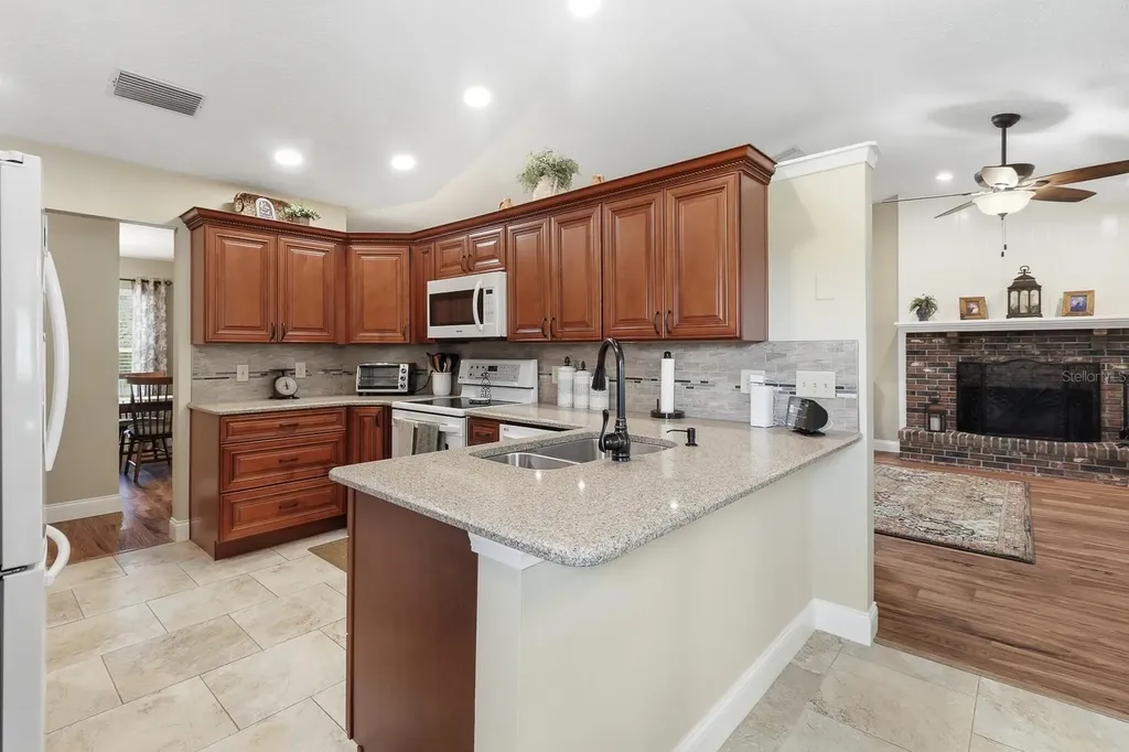 407 Glen Abbey Lane Debary FL 32713
