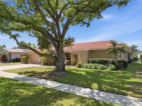 2138 Egret Drive Clearwater FL 33764