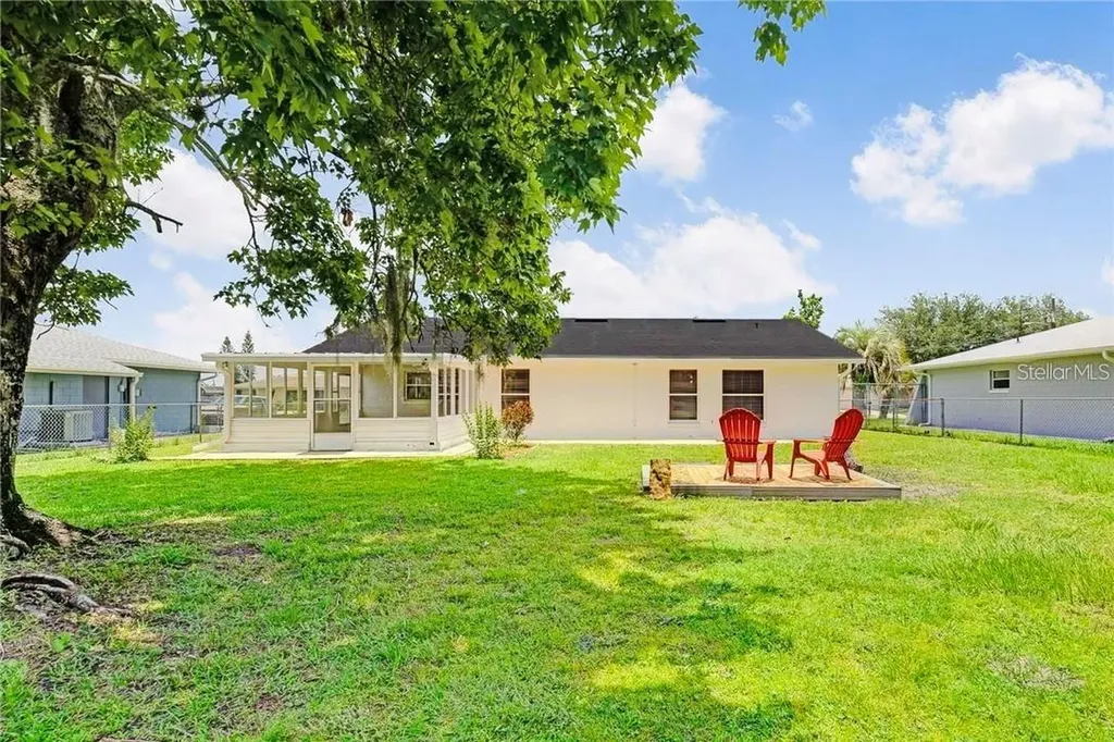 612 Estrada Lane Kissimmee FL 34758