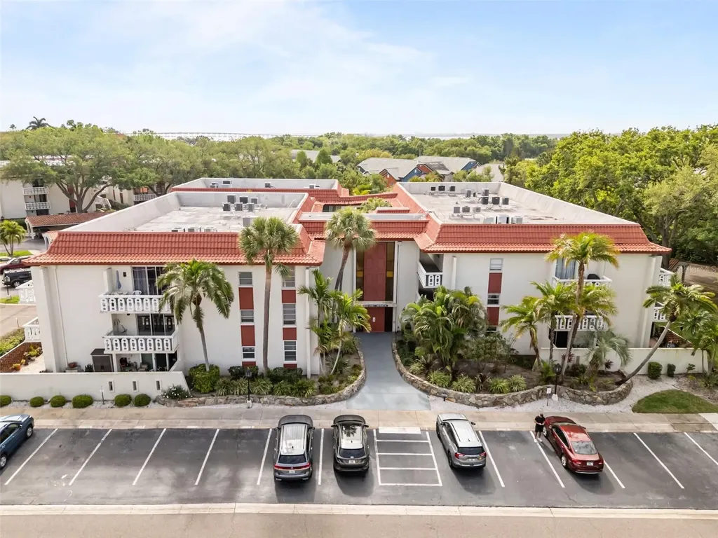 1009 Pearce Drive Clearwater FL 33764