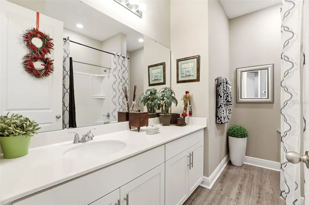 5256 Meadow Song Drive Okahumpka FL 34762