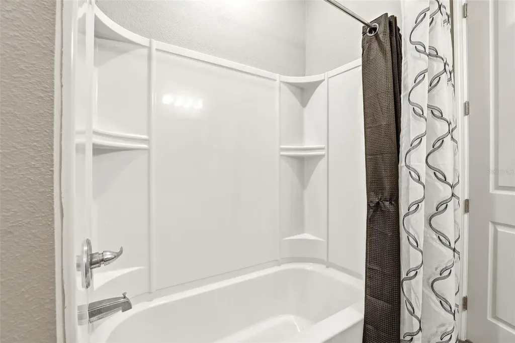 5256 Meadow Song Drive Okahumpka FL 34762
