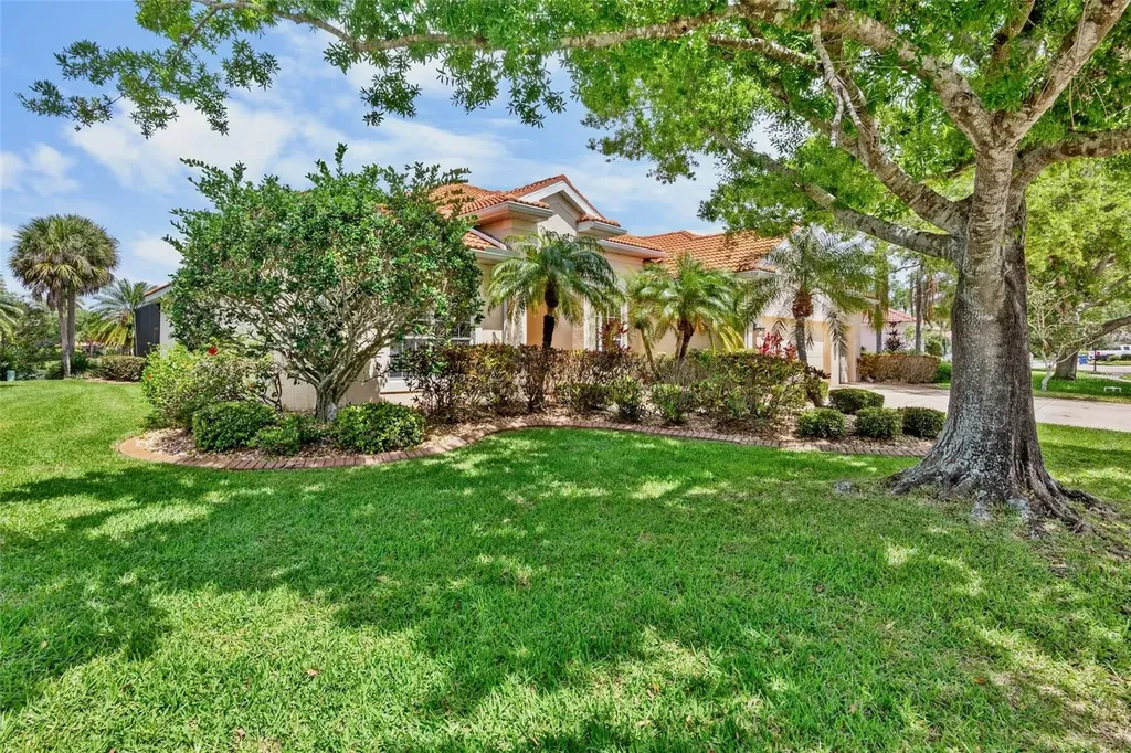 4975 Sabal Lake Circle Sarasota FL 34238