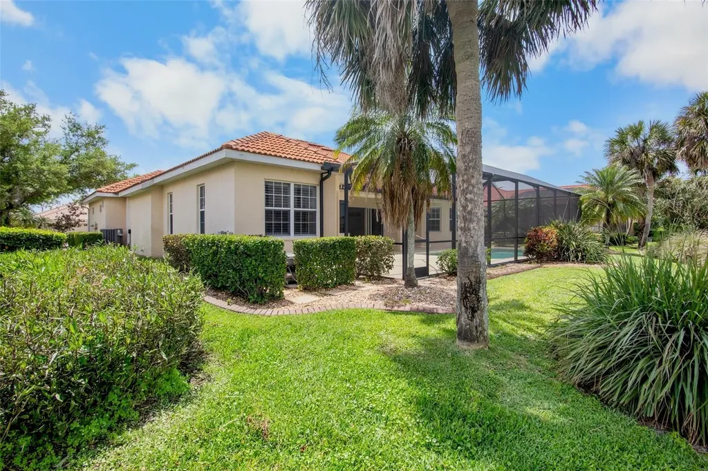 4975 Sabal Lake Circle Sarasota FL 34238