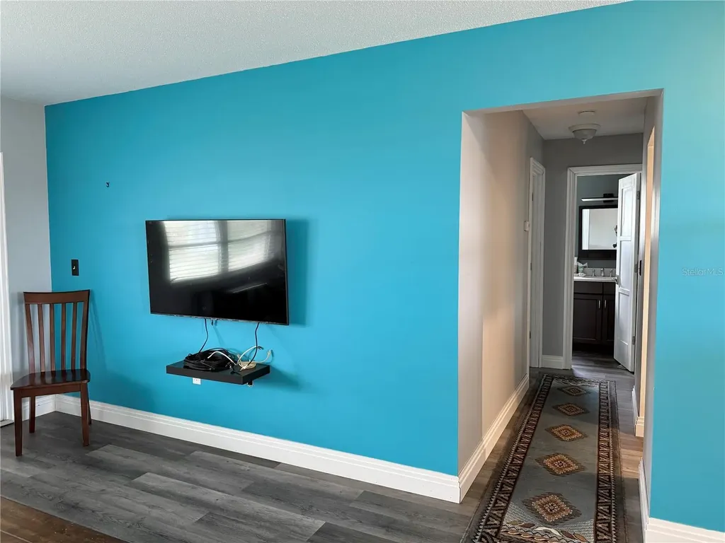 2217 Hopkins Drive W Bradenton FL 34207