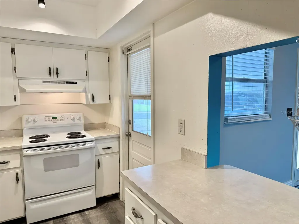2217 Hopkins Drive W Bradenton FL 34207