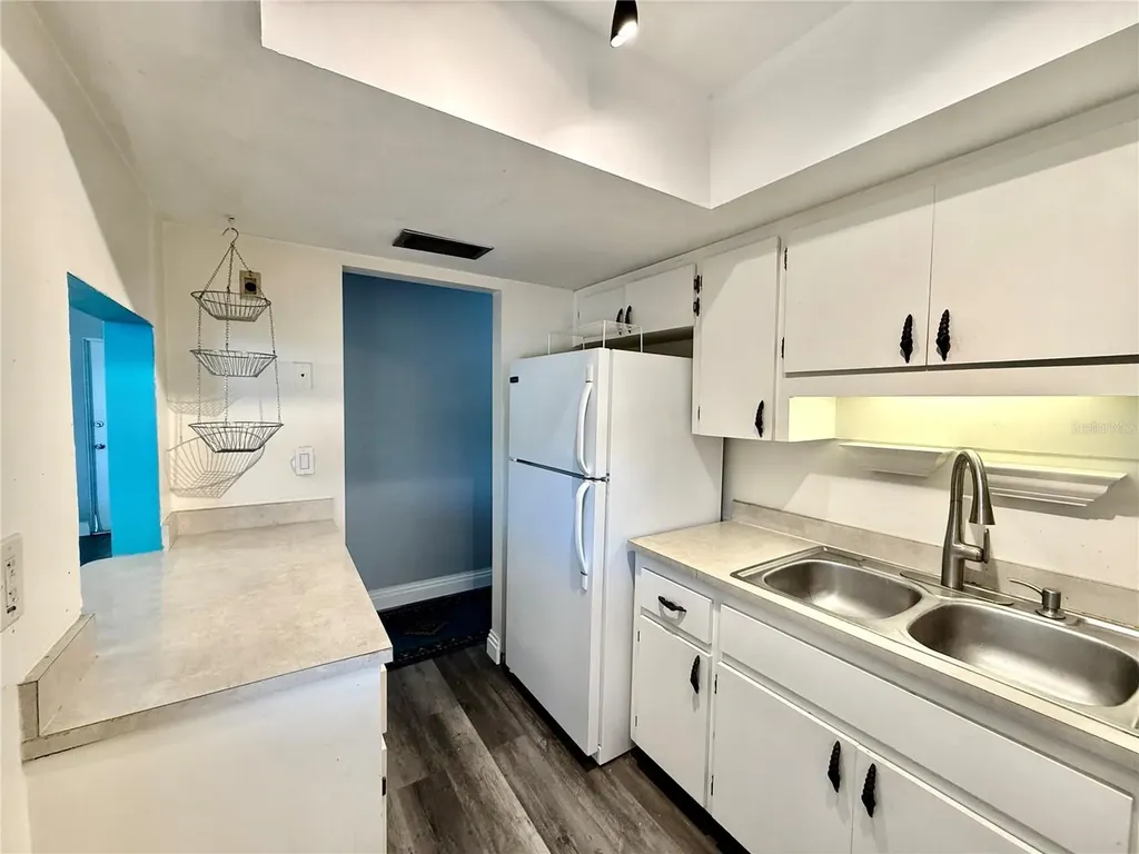 2217 Hopkins Drive W Bradenton FL 34207