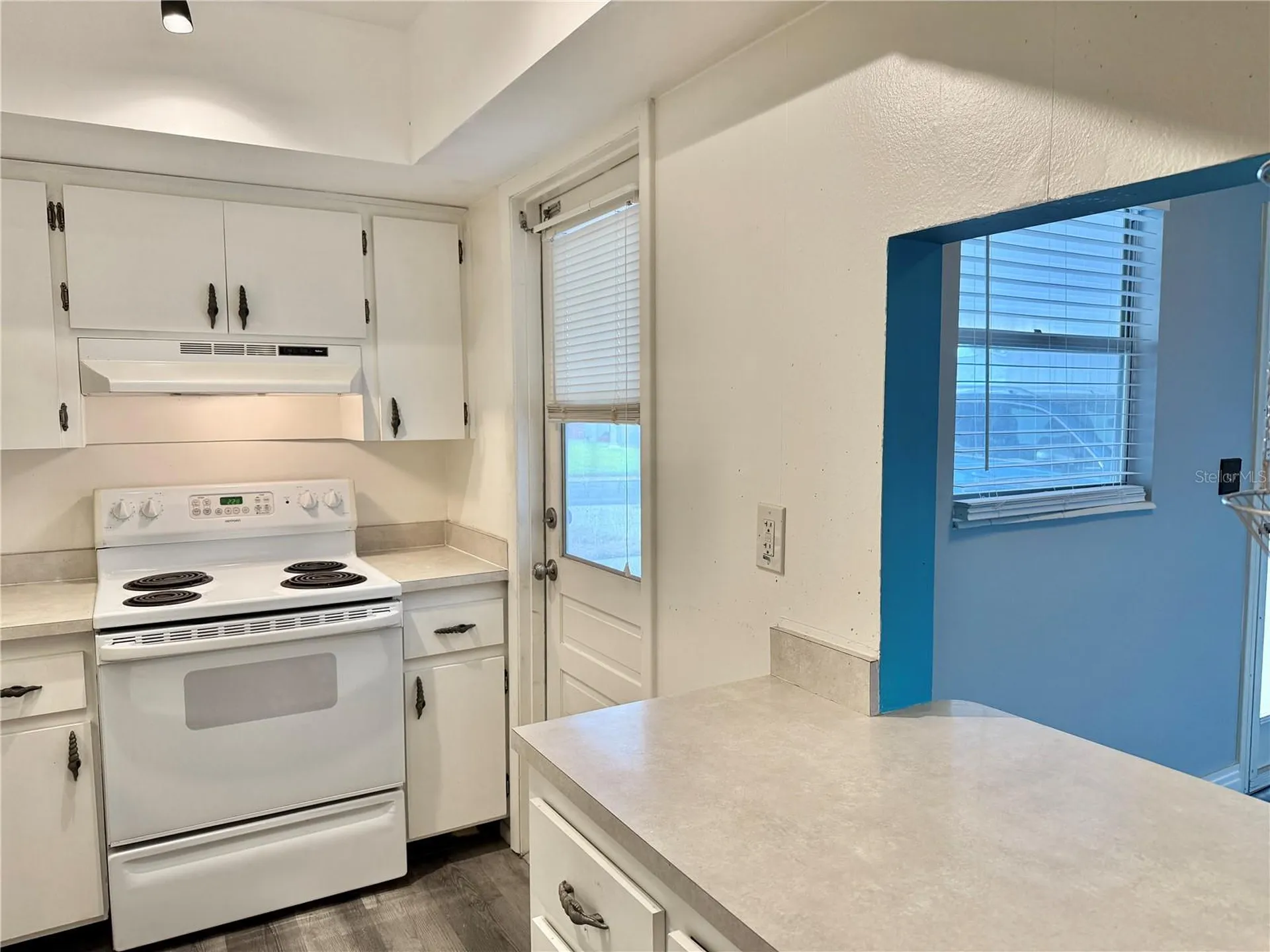2217 Hopkins Drive W Bradenton FL 34207