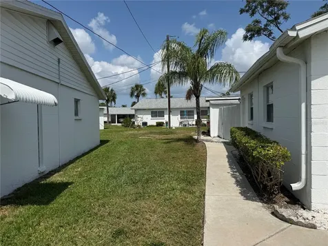 2217 Hopkins Drive W Bradenton FL 34207